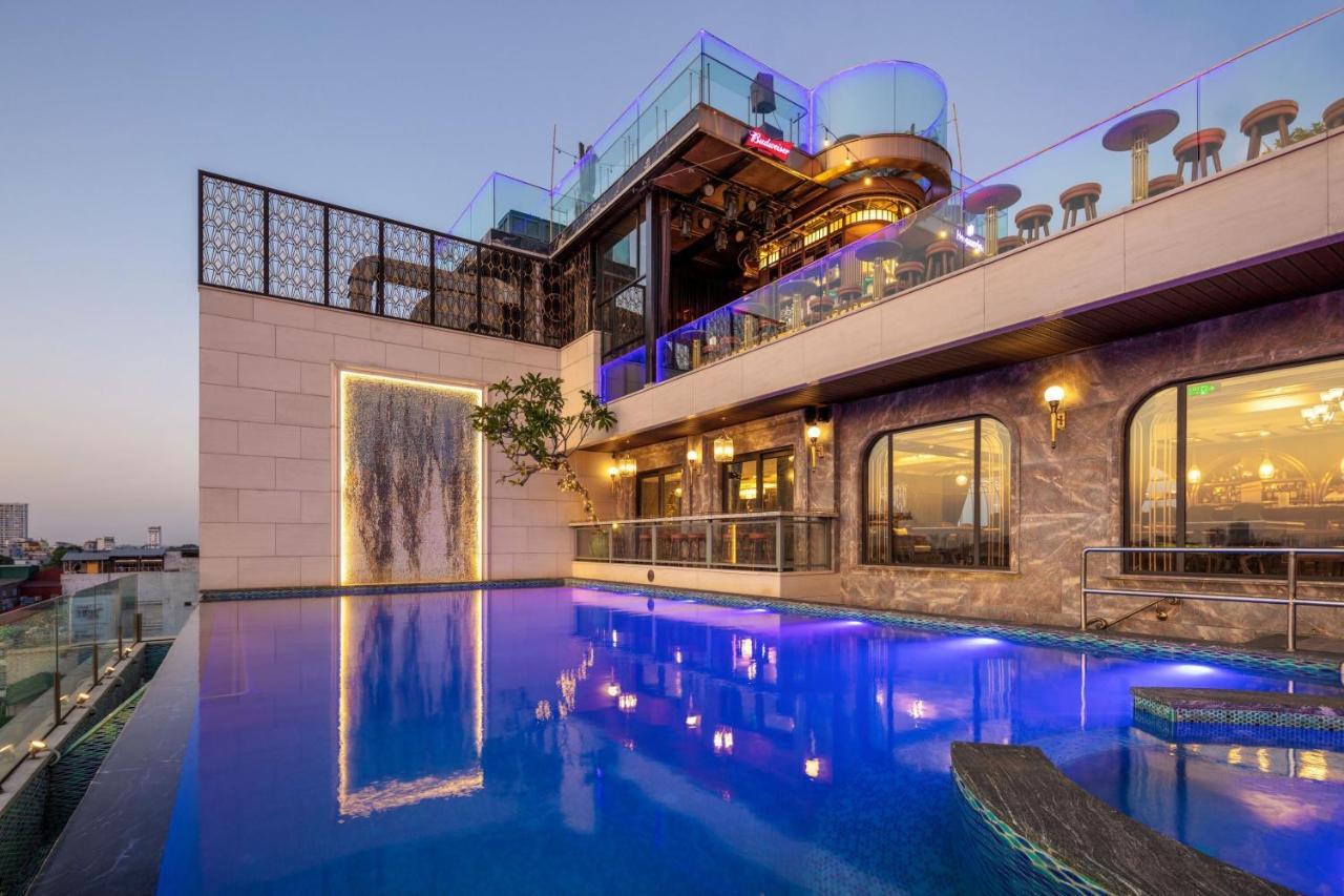 Peridot Grand Luxury Boutique Hotel Ханой Экстерьер фото The pool at the hotel