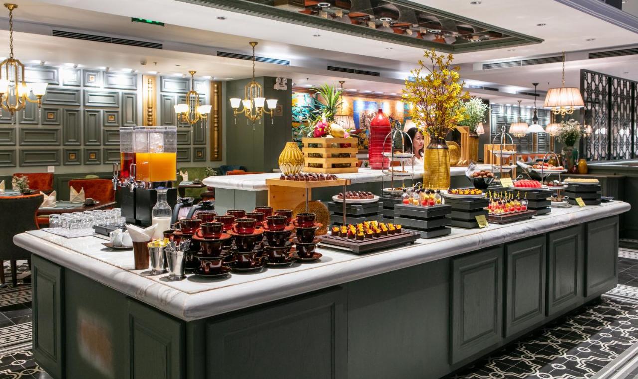 Peridot Grand Luxury Boutique Hotel Ханой Экстерьер фото A buffet at a hotel