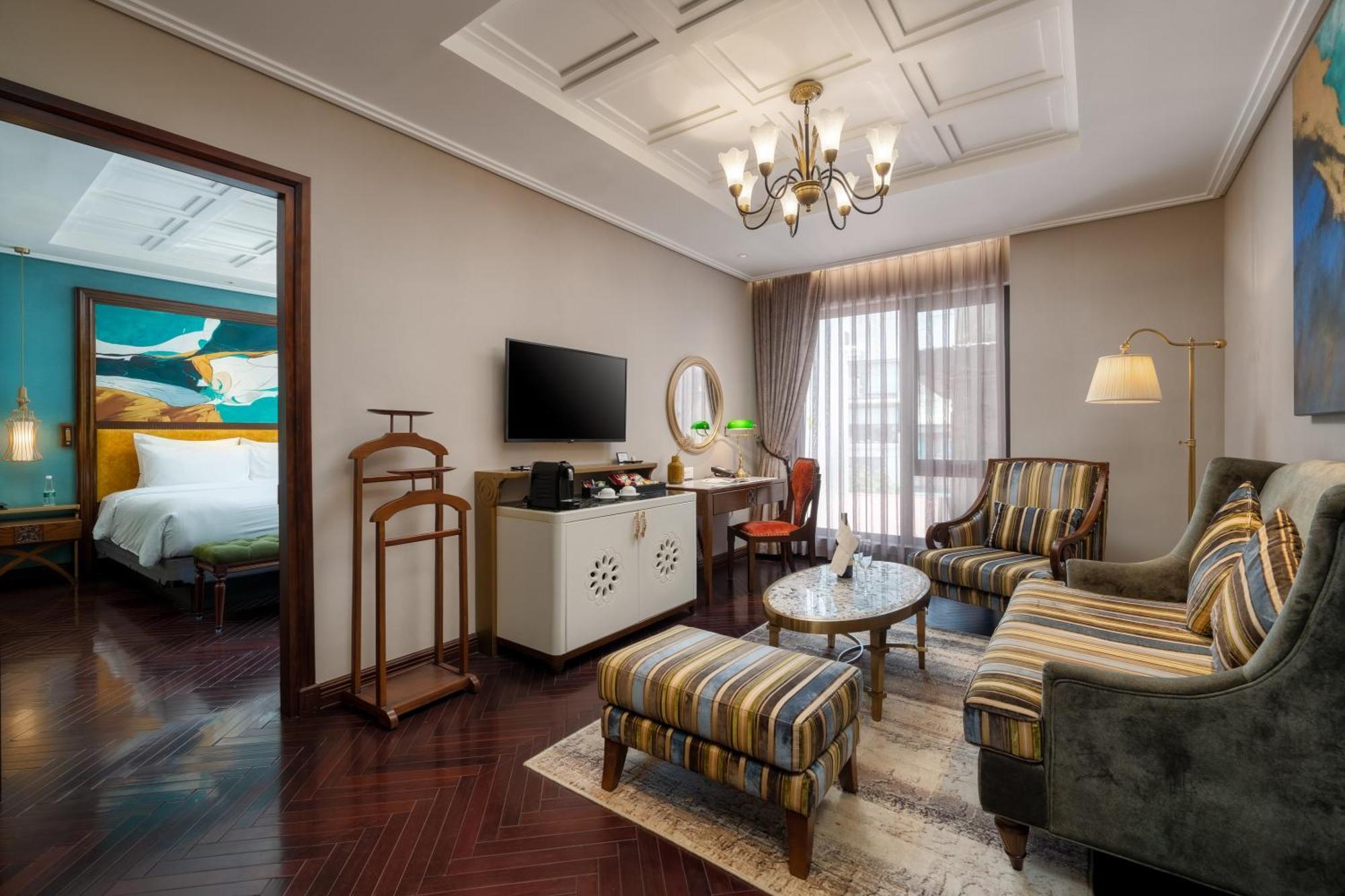 Peridot Grand Luxury Boutique Hotel Ханой Экстерьер фото Suite
