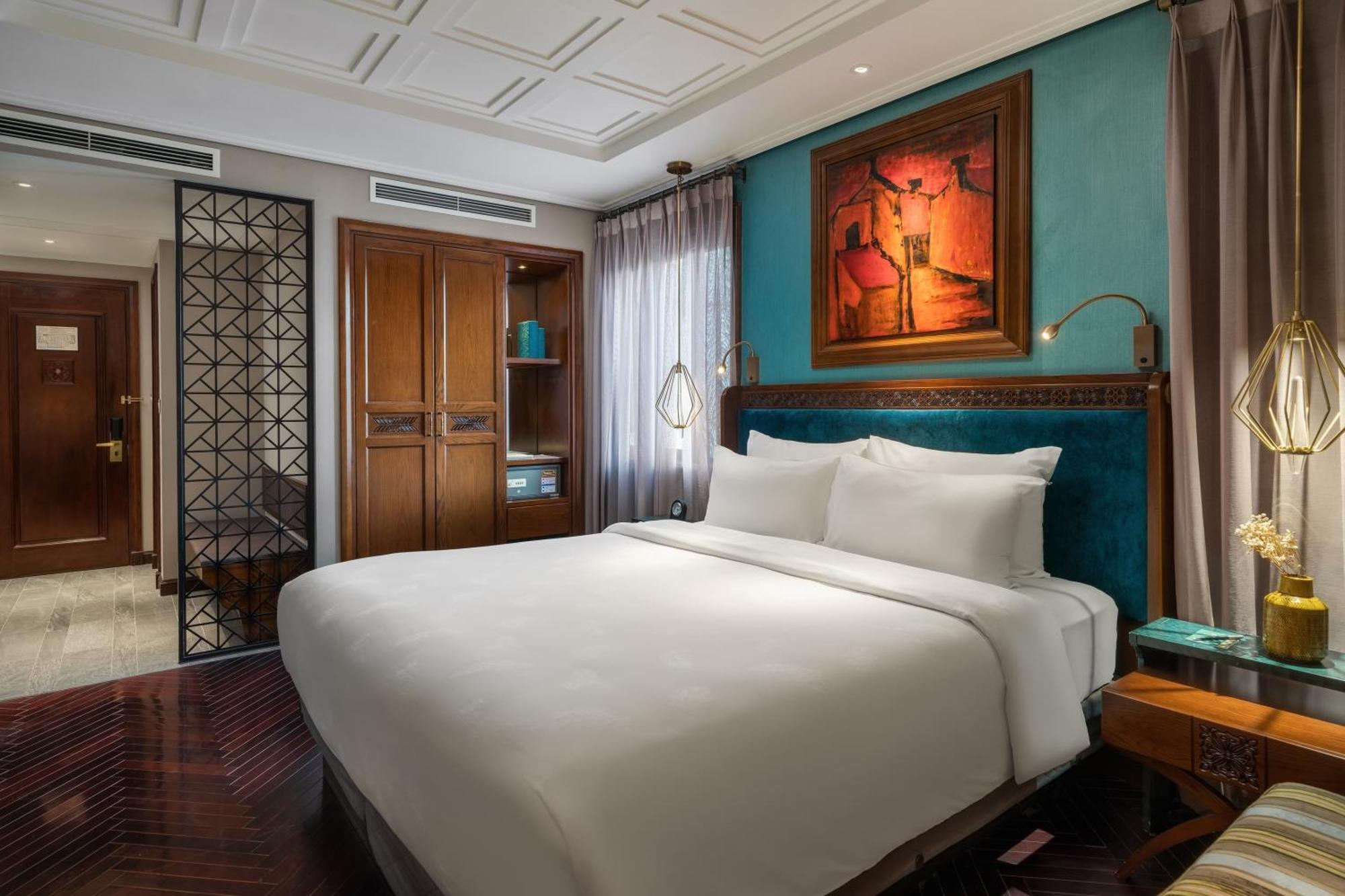 Peridot Grand Luxury Boutique Hotel Ханой Экстерьер фото Deluxe Suite